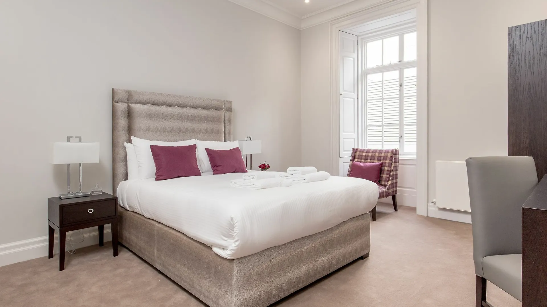 Destiny Scotland - Chisholm Hunter Suites EDI 0*,