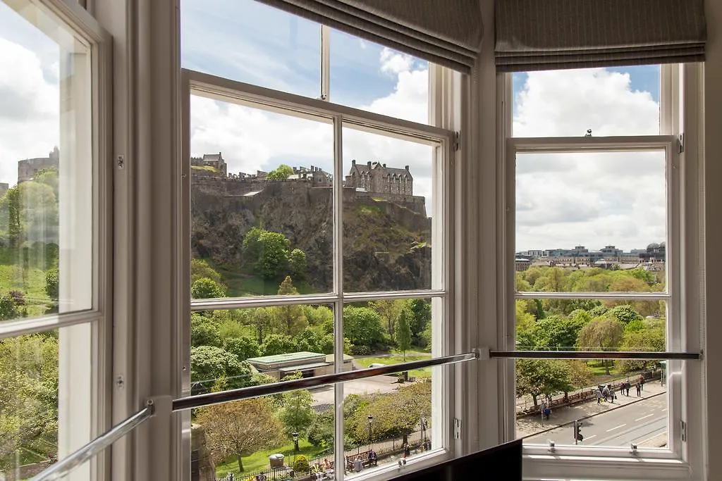 Destiny Scotland - Chisholm Hunter Suites Edinburgh Apartment