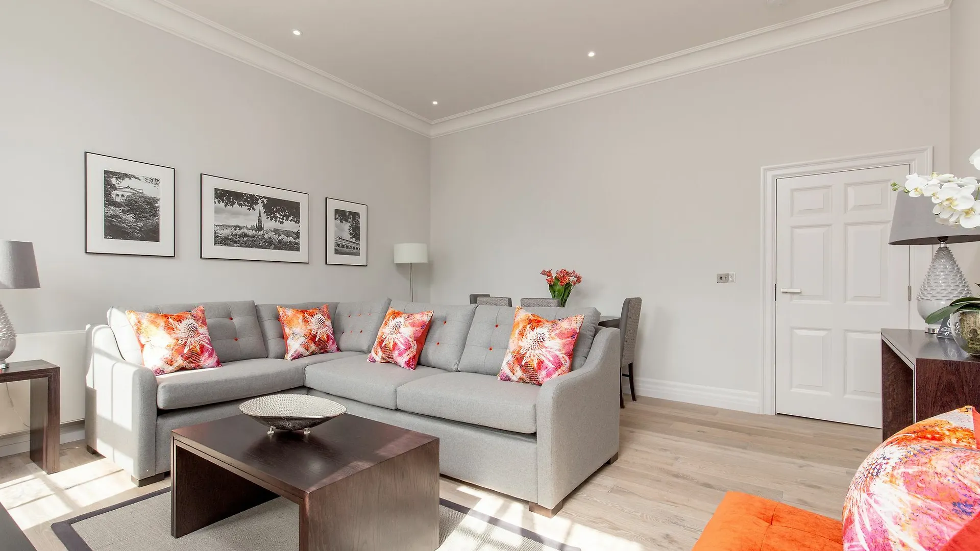 Destiny Scotland - Chisholm Hunter Suites Edinburgh Apartment