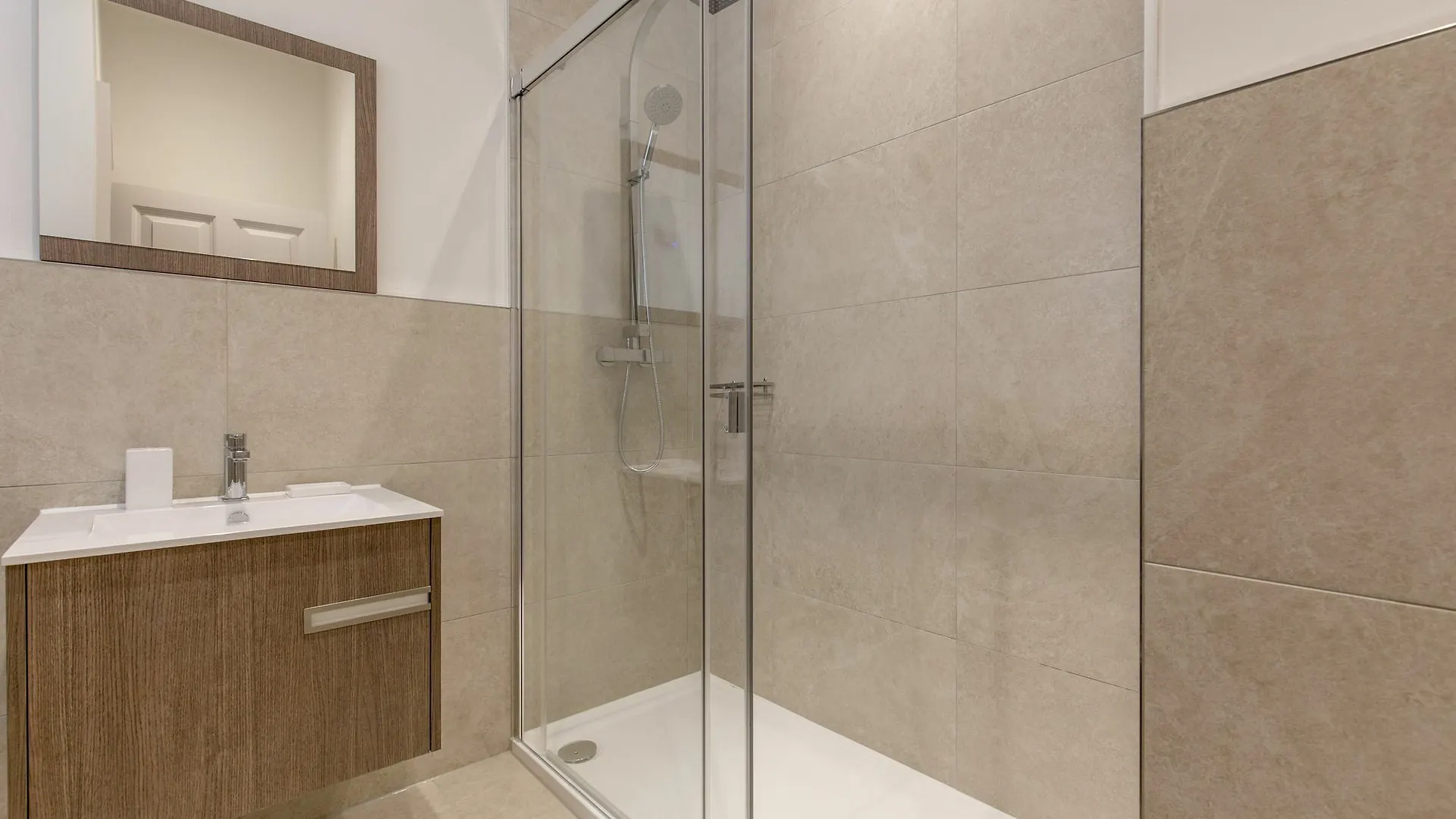 Apartment Destiny Scotland - Chisholm Hunter Suites Edinburgh