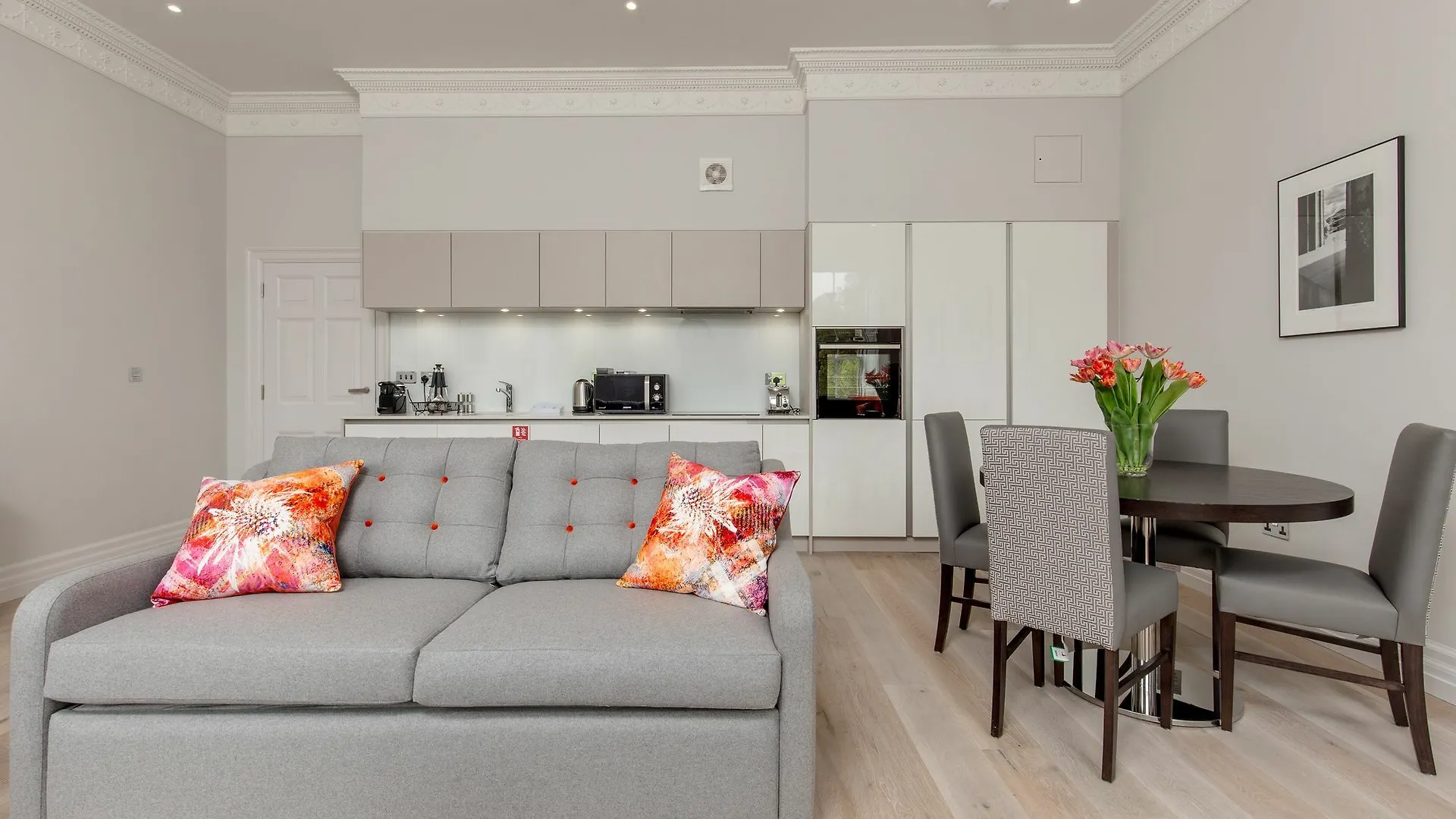 Destiny Scotland - Chisholm Hunter Suites Edinburgh 0*,  United Kingdom